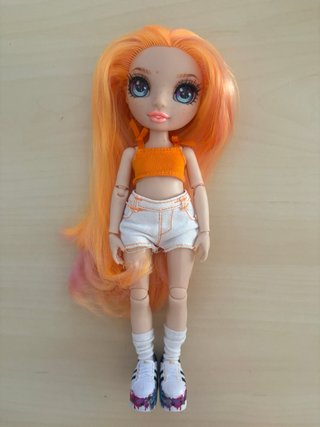 Rainbow High Poppy Rowan Muñeca Junior High