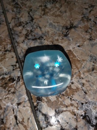 URGE VENTA !! Squishy azul con copos de nieve