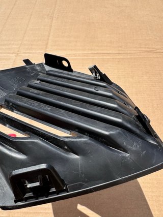 Rejilla Paragolpes Delantera Izquierda Peugeot 200