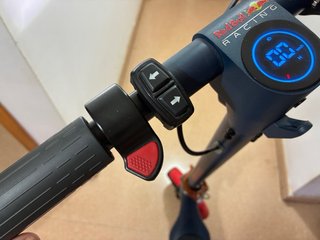 Patinete Eléctrico Red Bull Casi Nuevo