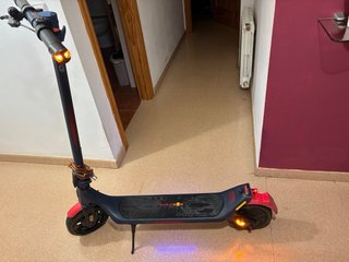 Patinete Eléctrico Red Bull Casi Nuevo