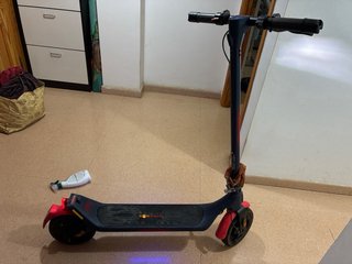 Patinete Eléctrico Red Bull Casi Nuevo