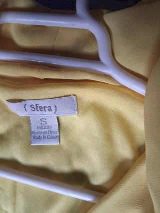 Vestido amarillo sin mangas
