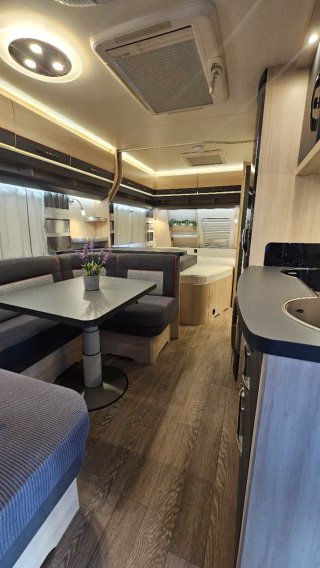 Caravana Hobby 560 KMFe De Luxe Edition 2021