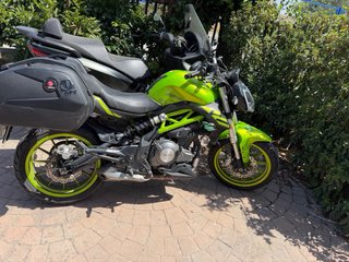Benelli 302cc Naked Verde y Negra perfecto estado