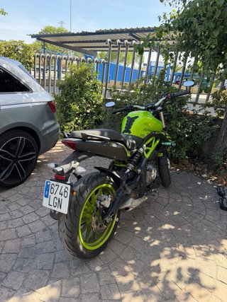 Benelli 302cc Naked Verde y Negra perfecto estado
