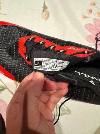Zapatillas Michelin Negras y Rojas