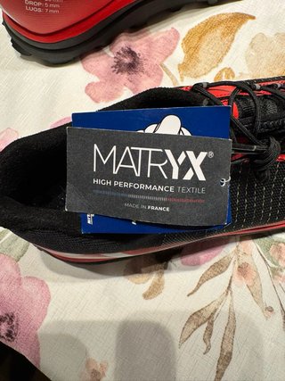 Zapatillas Michelin Negras y Rojas