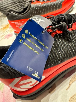 Zapatillas Michelin Negras y Rojas