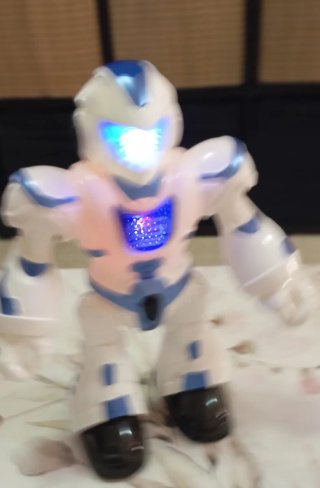 Robot teledirigido con mando