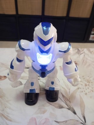 Robot teledirigido con mando