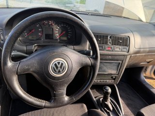 Volkswagen Golf 1999 1.6 Gasolina