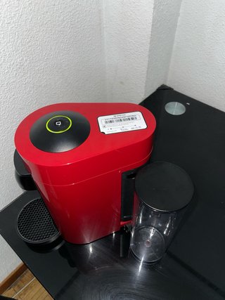 Cafetera Nespresso Vertuo Roja