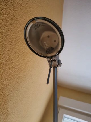 Lámpara de estudio o flexo de escritorio