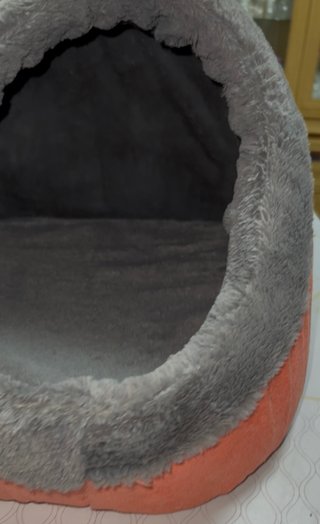 Cueva para gatos gris y rosa