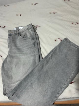 Pantalón Bershka Gris