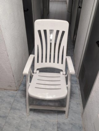 Silla plegable de camping blanca
