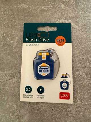 LEGAMI Chiavetta USB 32GB Powered by Gin