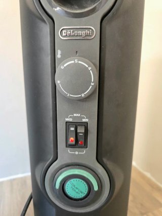 Calefactor DeLonghi RadiaS Aceite