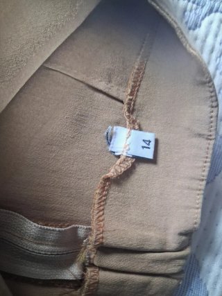 Lote 2 faldas beige y marrón