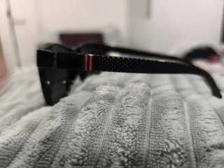 Gafas de sol negras y grises