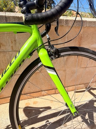 Bicicleta de carretera verde