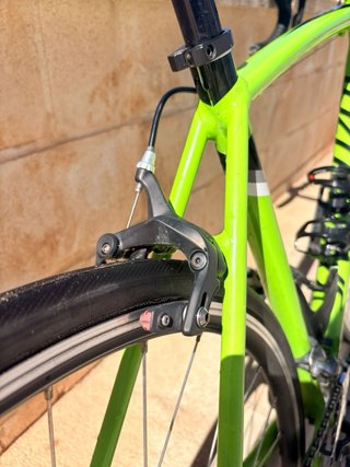 Bicicleta de carretera verde