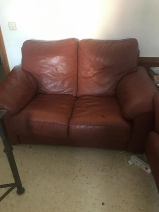 Sofá  GRATIS de piel de 2 plazas
