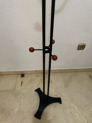 Perchero de pie forja