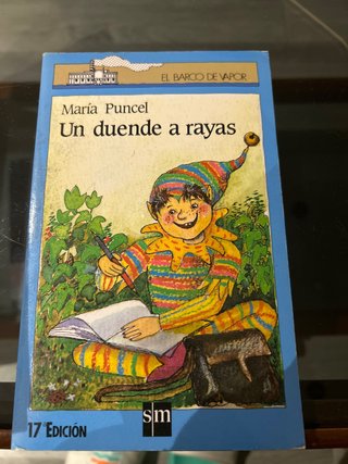 Un duende a rayas/ An elf kent within bounds