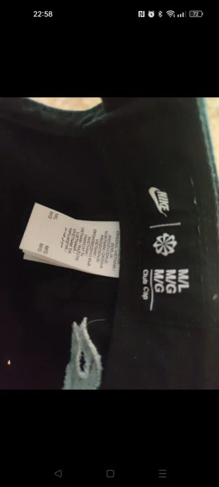 Gorra Nike Negra con Diseño de Llamas
