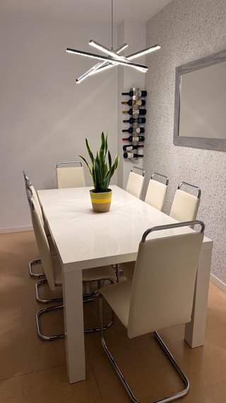 Mesa blanca 8 sillas como nuevo