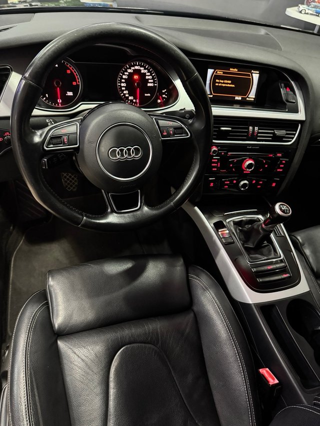 AUDI A4 2.0 TDI 150cv 🟡 NACIONAL SLINE MANUAL