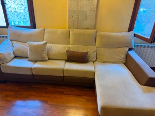 Sofá chaise longue 4 plazas tela beige y marrón