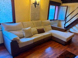 Sofá chaise longue 4 plazas tela beige y marrón