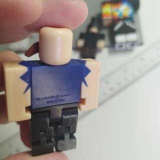 Endertoy + 4 Figuras Roblox