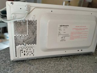 Microondas marca Orbegozo 1200W
