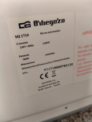 Microondas marca Orbegozo 1200W