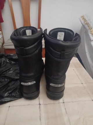 Botas de montaña negras