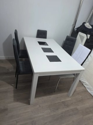Mesa de comedor blanca y gris ( solo mesa)