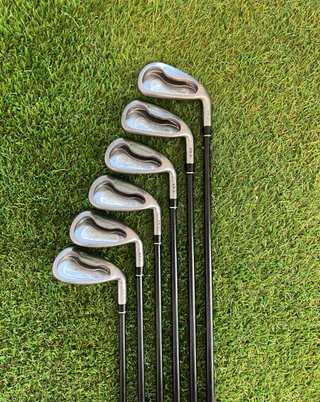 Set de Palos de Golf BENROSS y COBRA