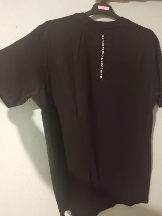 Camiseta Victorio & Luchino Negra