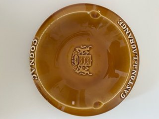 Cenicero antiguo de publicidad en muy buen estado