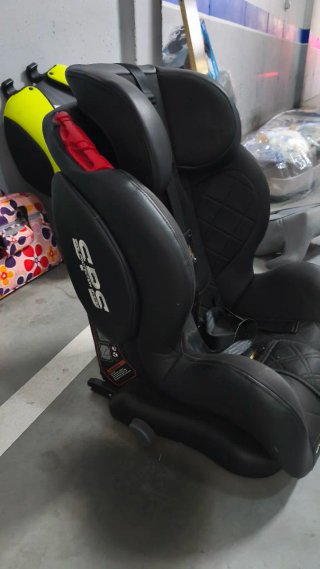 Silla de coche negra