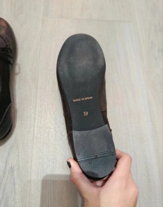 Zapatos de piel estilo modernista