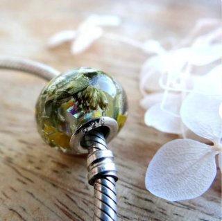 Charm de plata con flores de tu ramo de boda