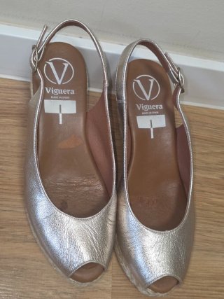 Sandalias cuña doradas Viguera Talla 38