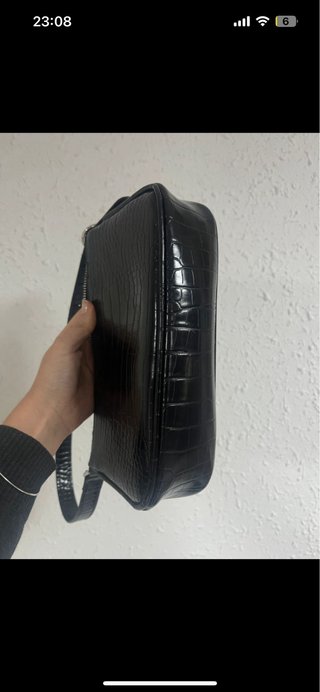 Bolso de hombro efecto piel negro