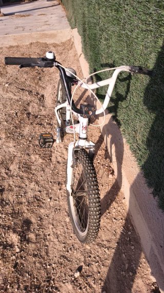 Bicicleta Monty 22 BMX Blanca