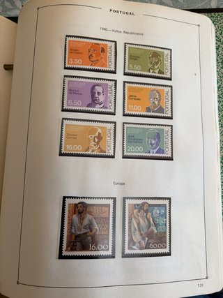 Álbum Filatélico Portugal 1974-1982